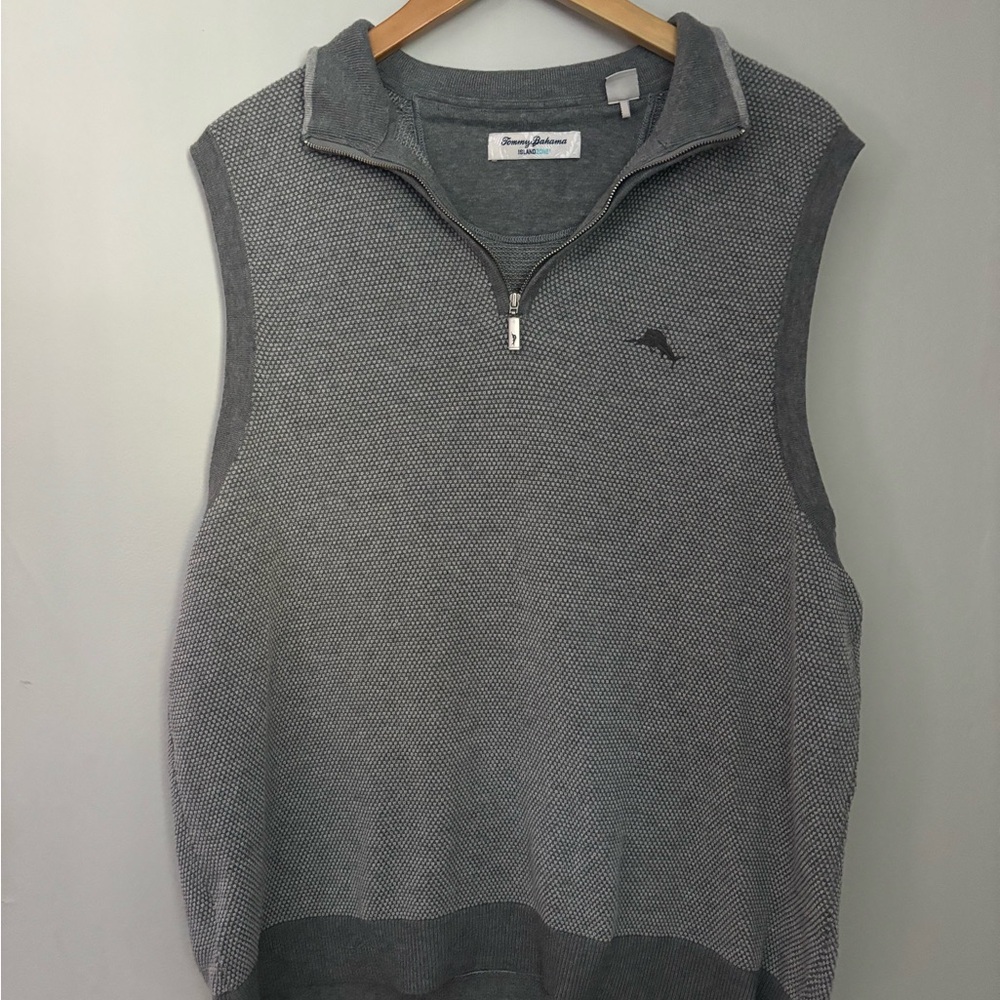 Tommy Bahama Gray Sleeveless Sweater